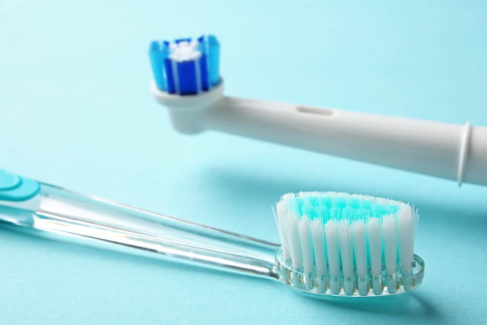 Электрическая или обычная зубная щетка мнение стоматологов какие ингаляторы лучше приобрести